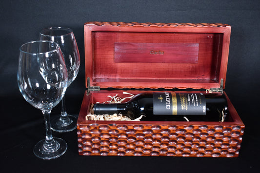 Holes wine box